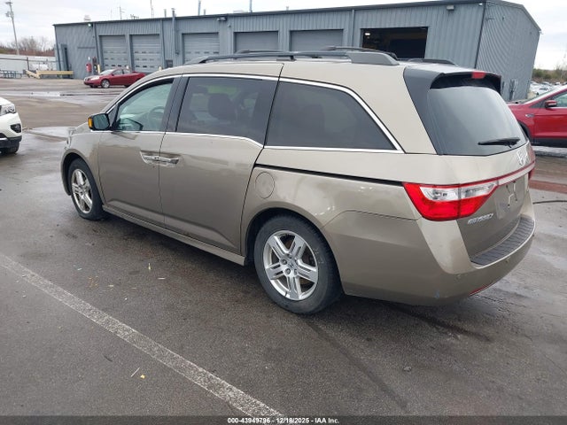 2011 HONDA ODYSSEY 5FNRL5H97BB017347 Photo 2