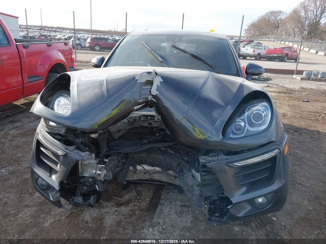 Porsche Macan 2018 WP1AA2A50JLB20290 Image 13