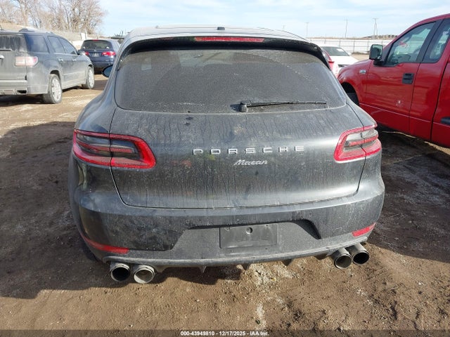 Porsche Macan 2018 WP1AA2A50JLB20290 Image 17