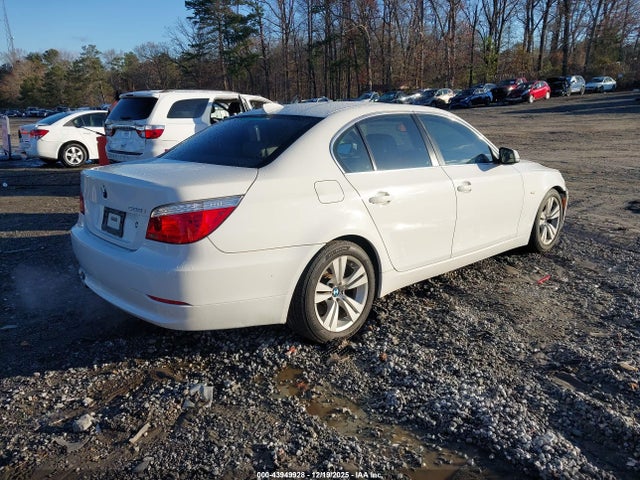 2010 BMW 528I WBANU5C51AC366206 Photo 3