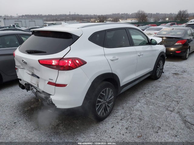 KM8J3CAL4MU351994 Hyundai TUCSON SEL