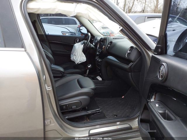 2019 MINI COUNTRYMAN WMZYT5C54K3E62855 Photo 4