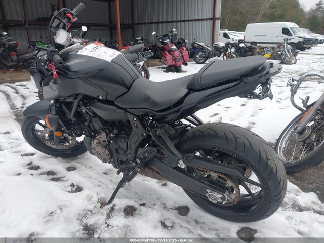 Yamaha MT07 2020 JYARM27E7LA006560 Image 3