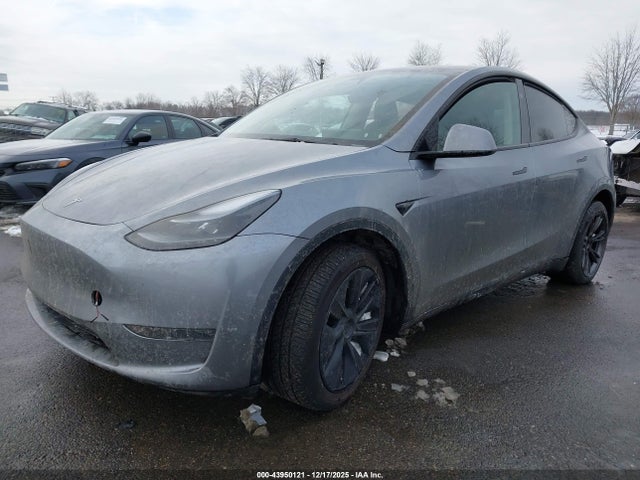 2024 TESLA MODEL Y 7SAYGDEE9RA322953 Photo 1
