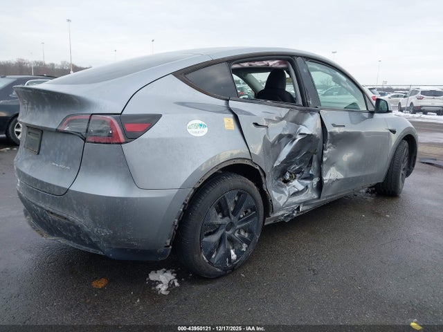 2024 TESLA MODEL Y 7SAYGDEE9RA322953 Photo 3