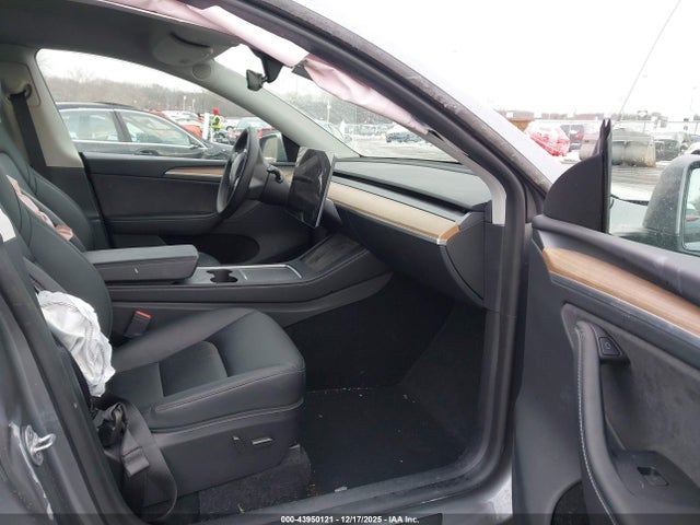 2024 TESLA MODEL Y 7SAYGDEE9RA322953 Photo 4