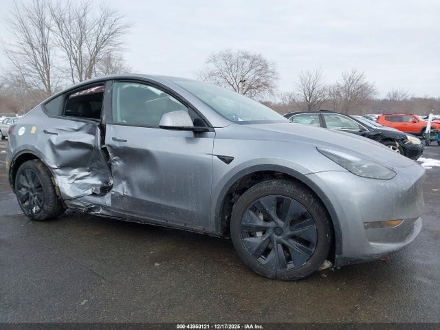 2024 TESLA MODEL Y 7SAYGDEE9RA322953 Photo 5