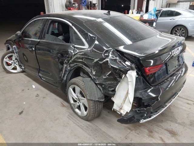 2022 AUDI A3 WAUAUDGY4NA026756 Photo 2