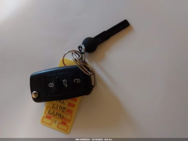 2017 VOLKSWAGEN PASSAT 1VWBT7A3XHC039414 Photo 10