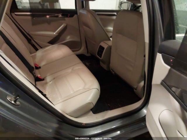 2017 VOLKSWAGEN PASSAT 1VWBT7A3XHC039414 Photo 7