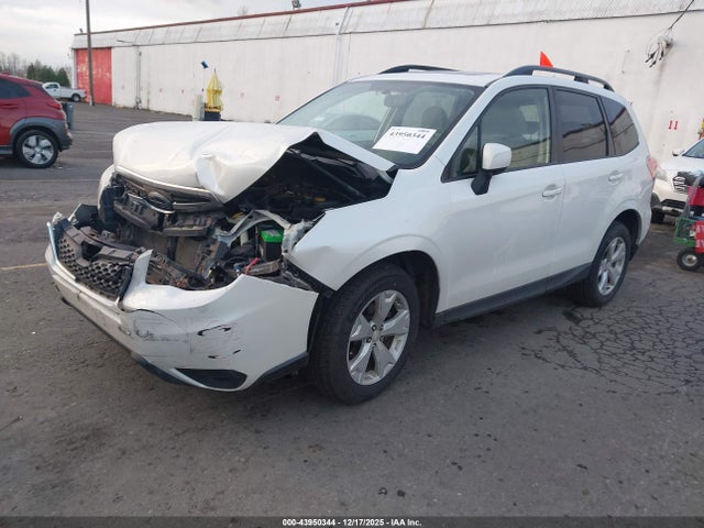 Subaru Forester 2.5i Premium 2015 JF2SJADC6FH541677 Image 2