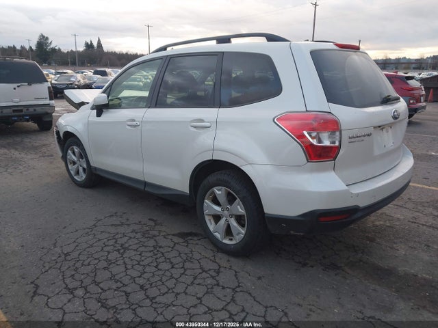 Subaru Forester 2.5i Premium 2015 JF2SJADC6FH541677 Image 3