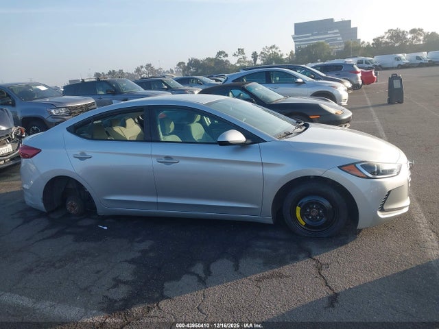 5NPD84LF5HH082887 Hyundai ELANTRA SE