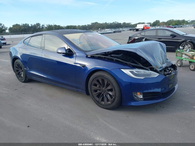 2017 TESLA MODEL S 5YJSA1E2XHF190411 Photo 0