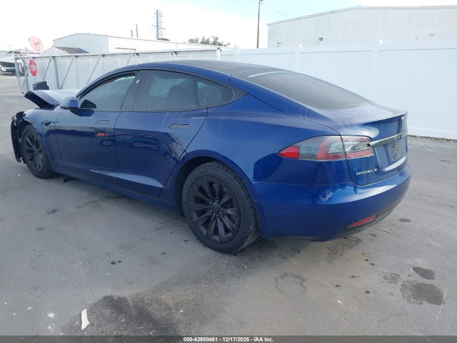 2017 TESLA MODEL S 5YJSA1E2XHF190411 Photo 2