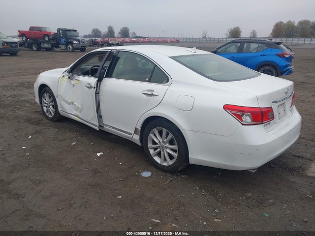 2011 LEXUS ES 350 JTHBK1EGXB2464546 Photo 2