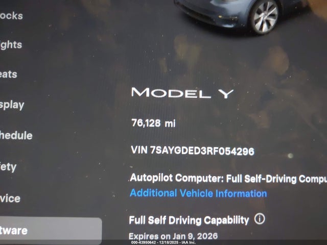 Tesla Model Y 2024 7SAYGDED3RF054296 Image 14