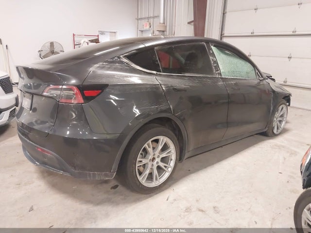 2024 TESLA MODEL Y 7SAYGDED3RF054296 Photo 3