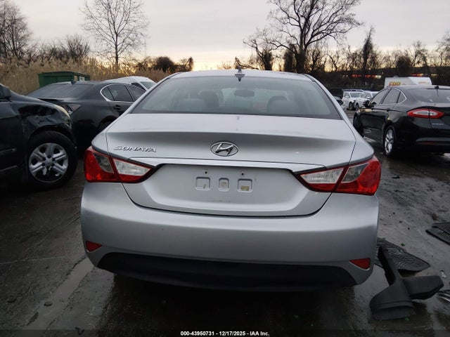 Продаж на аукціоні авто 2014 Hyundai Sonata Gls, vin: 5NPEB4AC0EH889375, номер лоту: 43950731