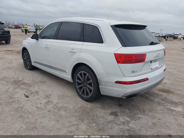 2017 AUDI Q7 WA1LAAF73HD028135 Photo 2