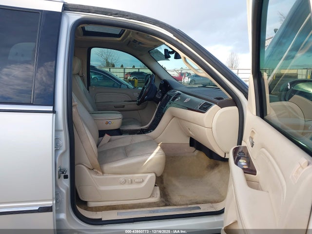 Продажа на аукционе авто 2007 Cadillac Escalade Standard, vin: 1GYFK63817R302082, номер лота: 43950773