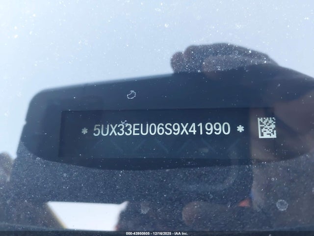 5UX33EU06S9X41990 BMW X5 M60i