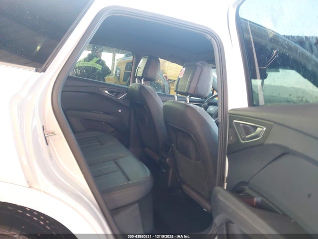 2023 AUDI Q4 E-TRON WA1BCBFZ0PP028345 Photo 7