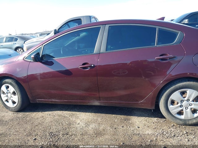 Aukcja sprzedaży 2017 Kia Forte Lx, vin: 3KPFL4A78HE121236, numer aukcji: 43950832