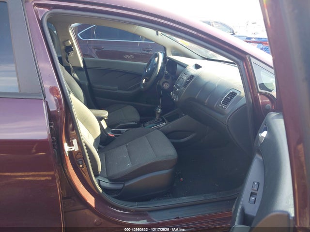 Aukcja sprzedaży 2017 Kia Forte Lx, vin: 3KPFL4A78HE121236, numer aukcji: 43950832