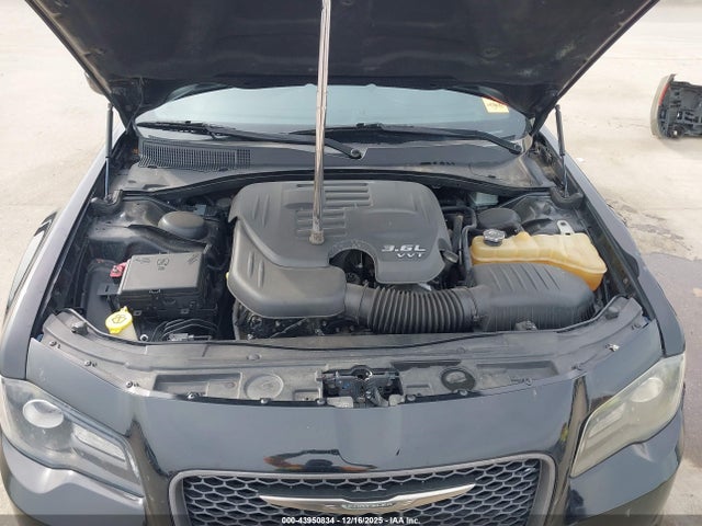 43950834 :رقم المزاد ، 2C3CCABG7GH295046 vin ، 2016 Chrysler 300 300s Alloy Edition مزاد بيع