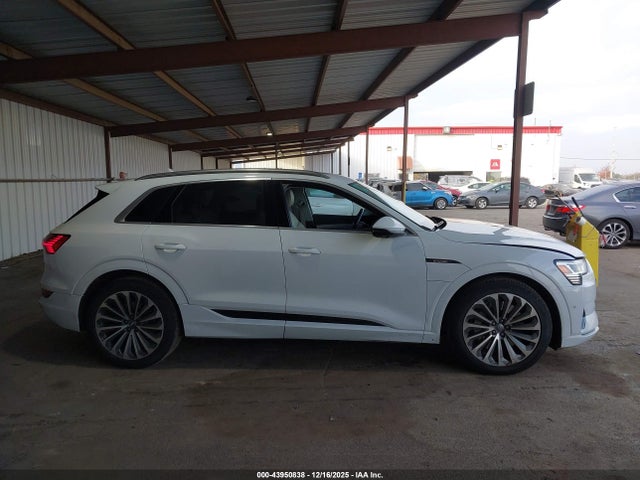 Продажа на аукционе авто 2019 Audi E-tron Premium Plus, vin: WA1VABGE6KB024157, номер лота: 43950838