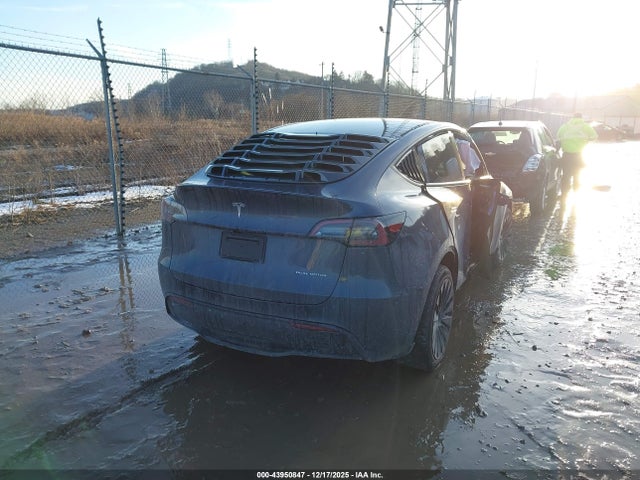 2023 TESLA MODEL Y 7SAYGDEE5PA210695 Photo 3