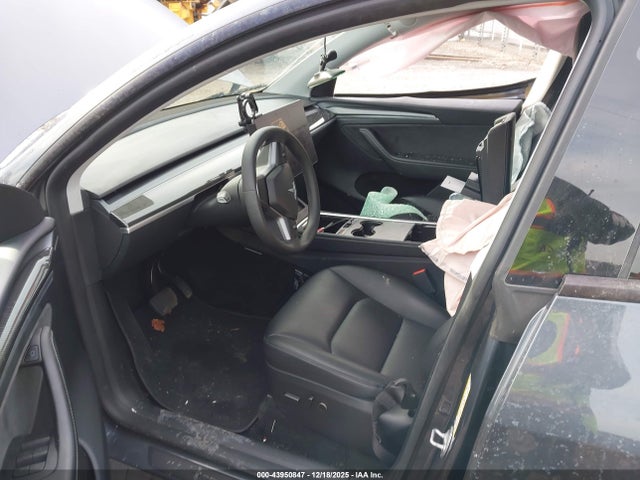 2023 TESLA MODEL Y 7SAYGDEE5PA210695 Photo 4