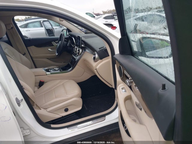 2019 MERCEDES-BENZ GLC 300 WDC0G4JB0KV169003 Photo 4