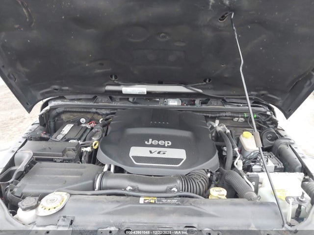 1C4BJWEG3JL903225 Jeep Wrangler Jk Unlimited Sahara