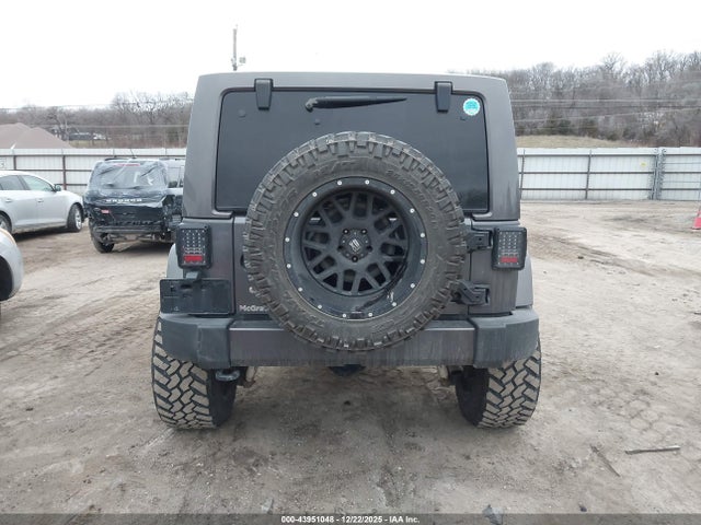 1C4BJWEG3JL903225 Jeep Wrangler Jk Unlimited Sahara