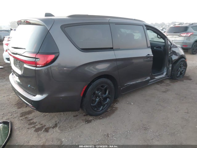2023 CHRYSLER PACIFICA HYBRID 2C4RC1S72PR584349 Photo 3