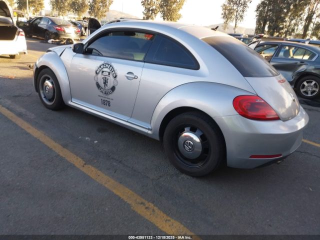 2013 VOLKSWAGEN BEETLE 3VWJP7AT4DM605818 Photo 2