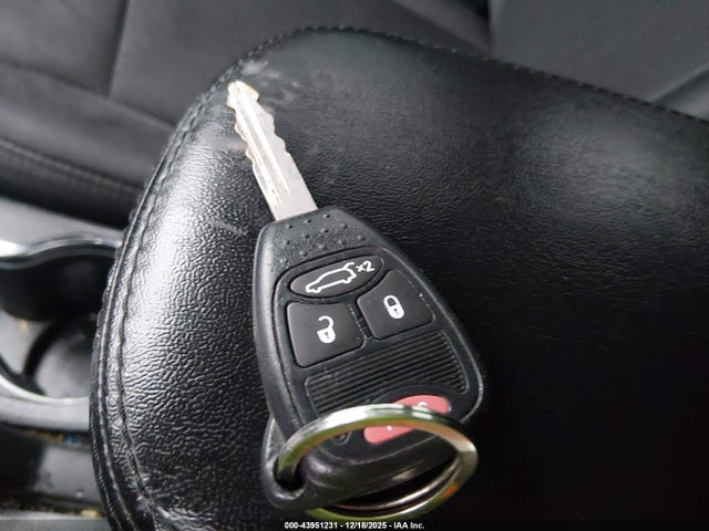 43951231 :رقم المزاد ، 1C3CCBBB5CN288608 vin ، 2012 Chrysler 200 Touring مزاد بيع