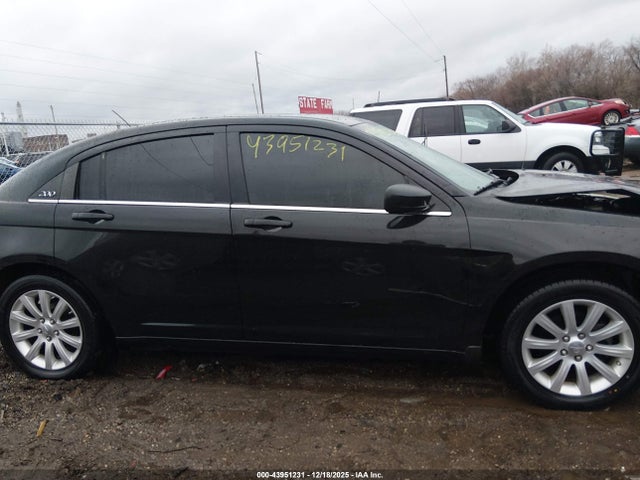 43951231 :رقم المزاد ، 1C3CCBBB5CN288608 vin ، 2012 Chrysler 200 Touring مزاد بيع