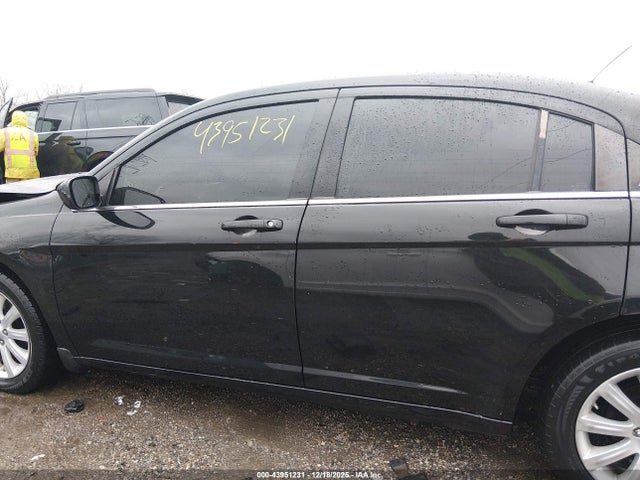43951231 :رقم المزاد ، 1C3CCBBB5CN288608 vin ، 2012 Chrysler 200 Touring مزاد بيع