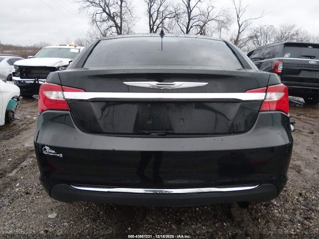 43951231 :رقم المزاد ، 1C3CCBBB5CN288608 vin ، 2012 Chrysler 200 Touring مزاد بيع