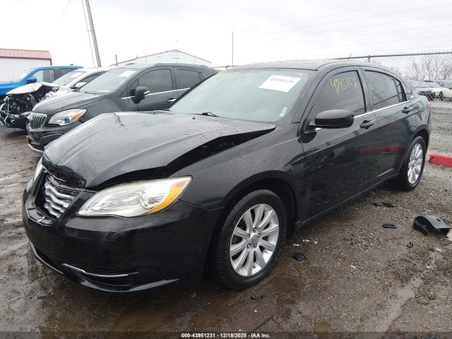 43951231 :رقم المزاد ، 1C3CCBBB5CN288608 vin ، 2012 Chrysler 200 Touring مزاد بيع