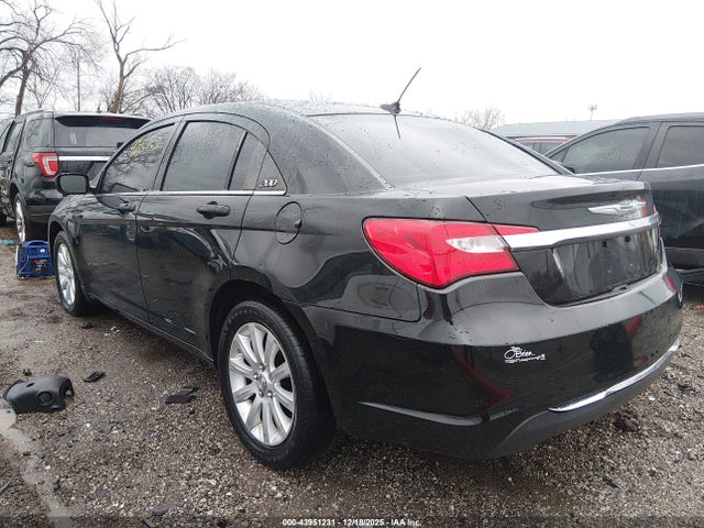 43951231 :رقم المزاد ، 1C3CCBBB5CN288608 vin ، 2012 Chrysler 200 Touring مزاد بيع