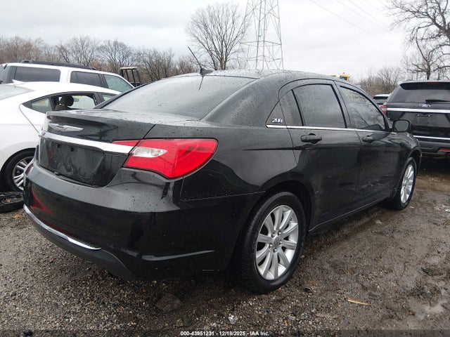 43951231 :رقم المزاد ، 1C3CCBBB5CN288608 vin ، 2012 Chrysler 200 Touring مزاد بيع