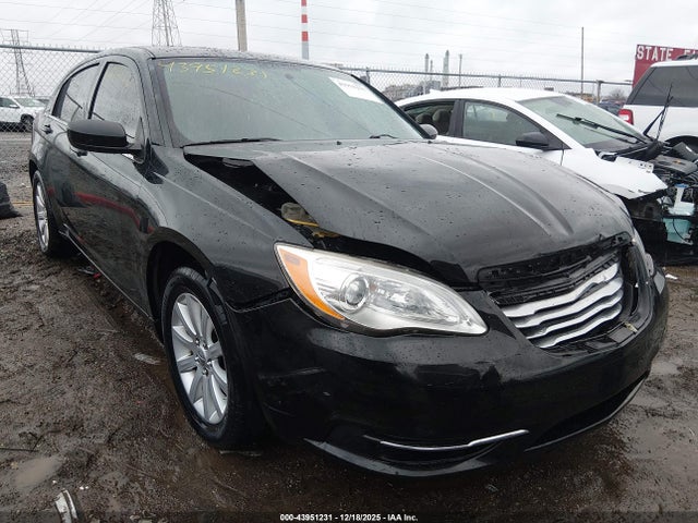 43951231 :رقم المزاد ، 1C3CCBBB5CN288608 vin ، 2012 Chrysler 200 Touring مزاد بيع