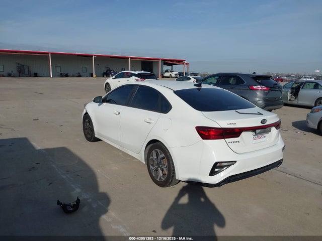 3KPF24AD9KE111914 KIA Forte Lxs