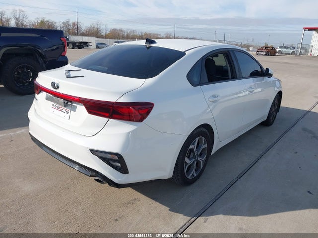 3KPF24AD9KE111914 KIA Forte Lxs