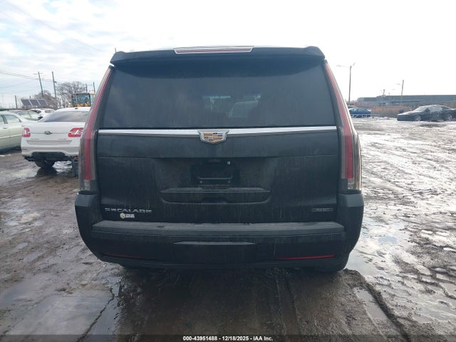 Продажа на аукционе авто 2018 Cadillac Escalade Luxury, vin: 1GYS4BKJ1JR272174, номер лота: 43951488