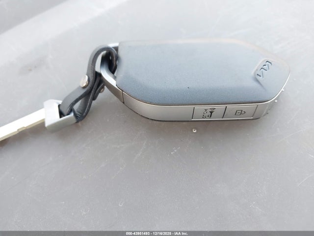 KNDPU3DG4T7285177 KIA Sportage Hybrid Lx